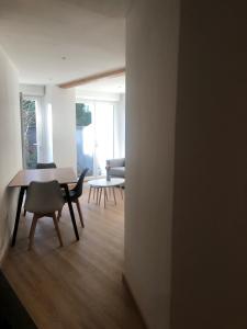 Appartement neuf et cozy avec place de parking