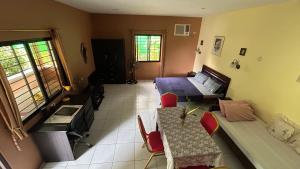 Haus am Strand auf Sibuyan Island nahe Cresta de Gallo - Marevics Guesthouse 1 ohne Klimaanlage