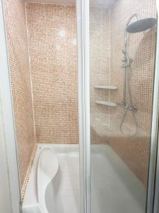 Habitaciones cómodas en piso amplio