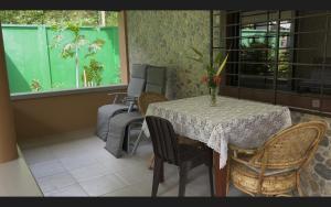 Haus am Strand auf Sibuyan Island nahe Cresta de Gallo - Marevics Guesthouse 1 ohne Klimaanlage