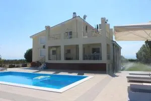 Villa Pantelis - Néa Michanióna