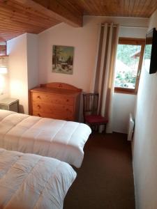 Joli chalet dans la forêt