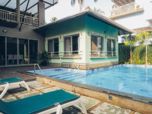 Beach 7 mins walk Luxury villa Diva