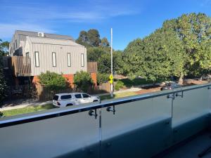 Room in Newport Modern townhouse - Walk to stunning ocean view