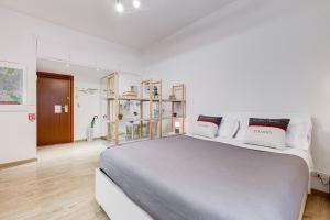 Vatican 96 Degli Ubaldi Studio steps from metro and St Peters