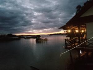 Sunset bar bungalows