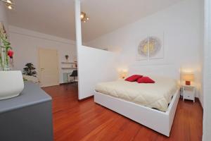 Modern Apartment near Metro Malatesta with Balcony & Wi-Fi