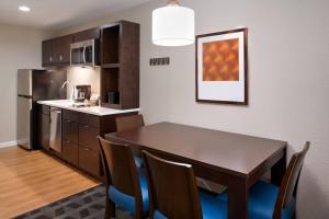 Queen Room with Two Queen Beds room in TownePlace Suites by Marriott Richmond