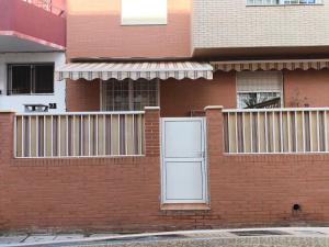 Estudio con terraza junto al mar