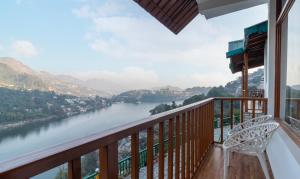 Treebo Vista Lago With Lake View