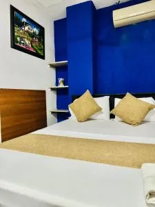 Hotel Emily Suites - 米卡