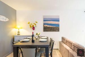 Biscarrosse Bourg, jolie petite maison pour 4 personnes avec Terrasse et jardin