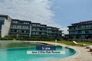 2BR Apartamento Moxie Paracas con Terraza y AC en 1r Piso