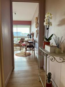 Appartements Studio 2 pers, balcon, parking : photos des chambres