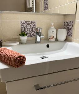 Appartements Studio 2 pers, balcon, parking : photos des chambres