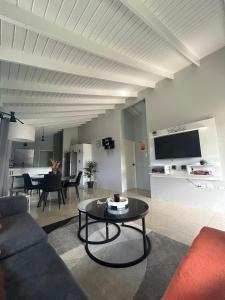 Modern vacation home near beach