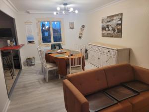 Appartements GITE MAISON 3 P prox le mans circuit et zoo la fleche a 18kms : photos des chambres