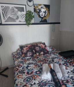 M&G Cozy Studio Apartment -beachfront,WIFI,AirCon,FullyEquipped