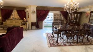 Newly finished furnished apartment with parking spot for families