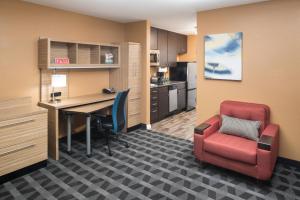 One-Bedroom Queen Suite with Sofa Bed room in TownePlace Suites by Marriott Panama City