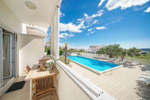 Apartments House Rina - 1