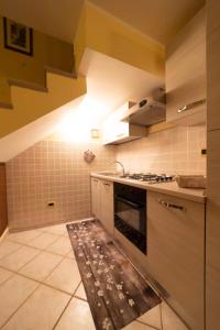 LA CASA TRA GLI ULIVI