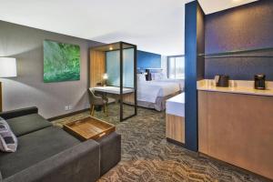 Queen Suite with Sofa Bed and Adapted Tub - Mobility Accessible room in SpringHill Suites by Marriott St. Joseph Benton Harbor