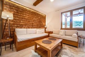 Host2U Mountain 2 Bedrooms - Fireplace