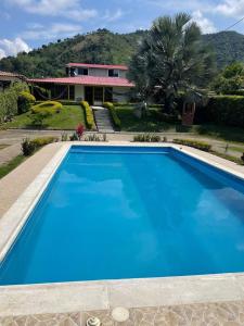 El Makelaso, Casa Campestre