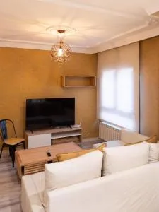 Apartamento Los Castillos 1I - 麦迪纳·德尔·坎普