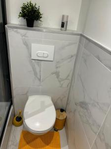Appartements Comfortable 2 Beds Apartment - Surburb of Paris : photos des chambres