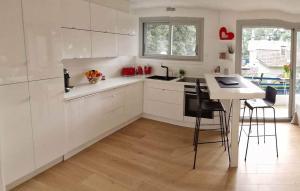 Central, quiet not overlooked