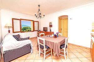 Appartements Locations-06 La maison de Noelie 1er etage, gite pour 6 au calme sur la Cote d'Azur : photos des chambres
