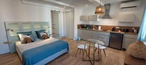 Centre historique studio rénové avec vue