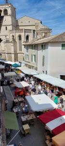 Centre historique studio rénové avec vue