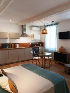 Appartements Centre historique studio renove avec vue : photos des chambres