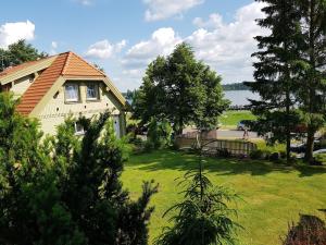 North Lakeside Villa Plateliai