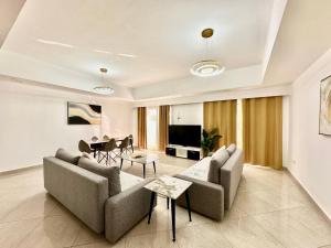 Perfect Home Away from Home 3 BR - Maids