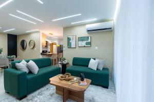 Modern 3BR! 9fl, King Bed! Sti!,