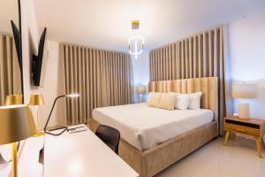 Modern 3BR! 9fl, King Bed! Sti!,