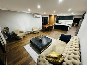 Sanctuary Lakes Holiday house