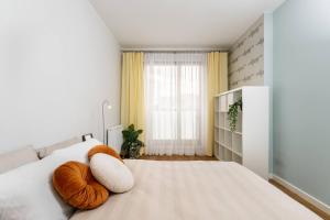 Sunlit Apartment Wola Business Center