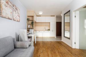 Sunlit Apartment Wola Business Center