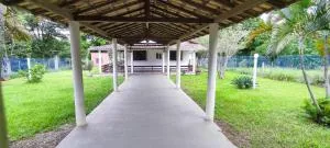 Casa e quintal exclusivo Meu Xodó- rota da ferradura em Guarapari- Praia e montanha- até 4 pessoas - Rio Calçado