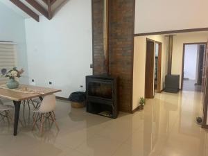 Casa Grande con Tinaja a 10 minutos de Lago Puyehue y Rupanco Ruta 215 Internacional