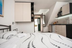 Apartments & Room Kartolina 
