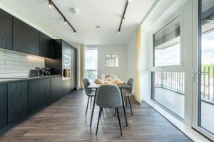 Mitre Haring by Artsy