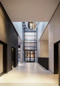 New Business-Class Apartment in Kyiv City Center - Posëlok Chokolovka