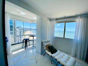 Apto Alto Padrão, vista panorâmica para toda a orla e mar, 2Q, 1 vaga