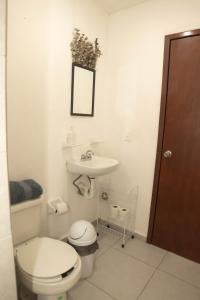 LoftLyra3,entrada indpnt,bañopriva,cocineta,terraza